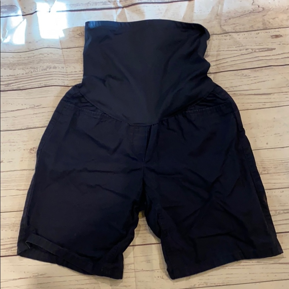Gap maternity khaki shorts
